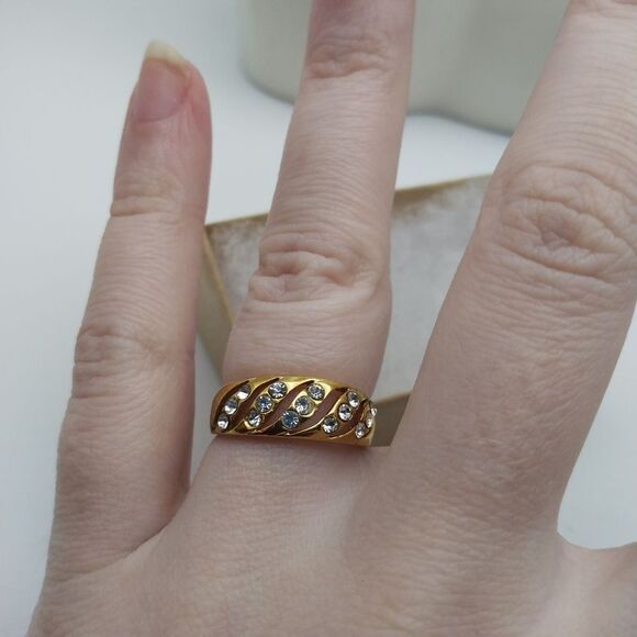 Gold toned swirl crystal openwork‎ ring size 6 - Picture 1 of 2